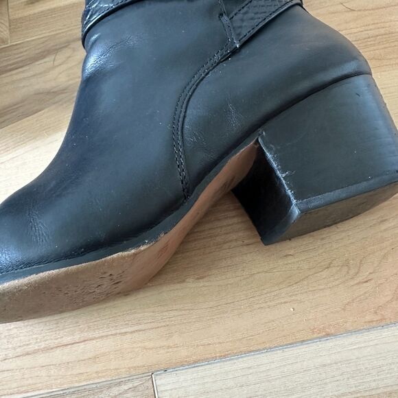 COACH Paulina Black Leather Ankle‎ Boots Embossed Snake Belt Booties Size 10 - Picture 3 of 10